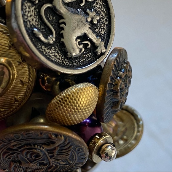 7" Button Bracelet - Picture 5 of 13